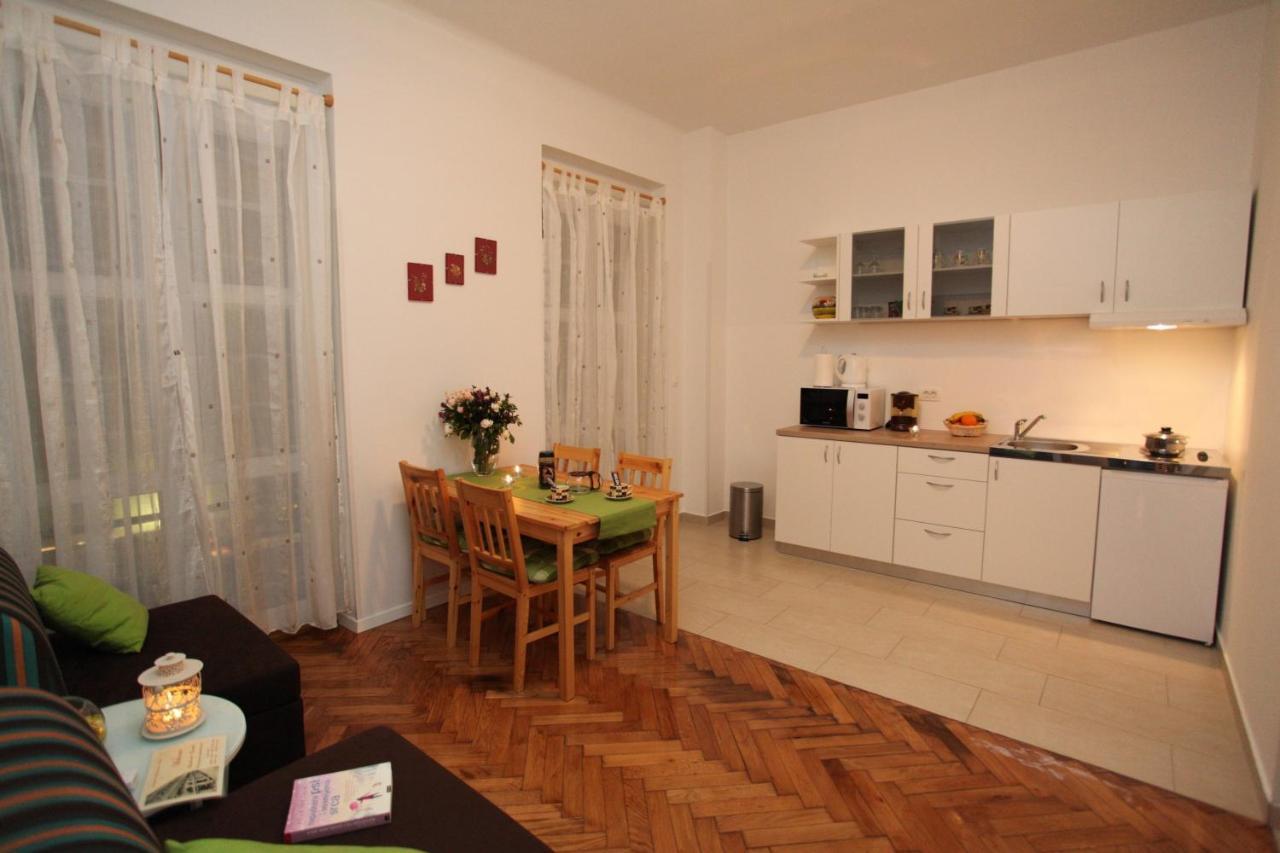 Vincent Apt. In Old Town Centre Apartman Zára