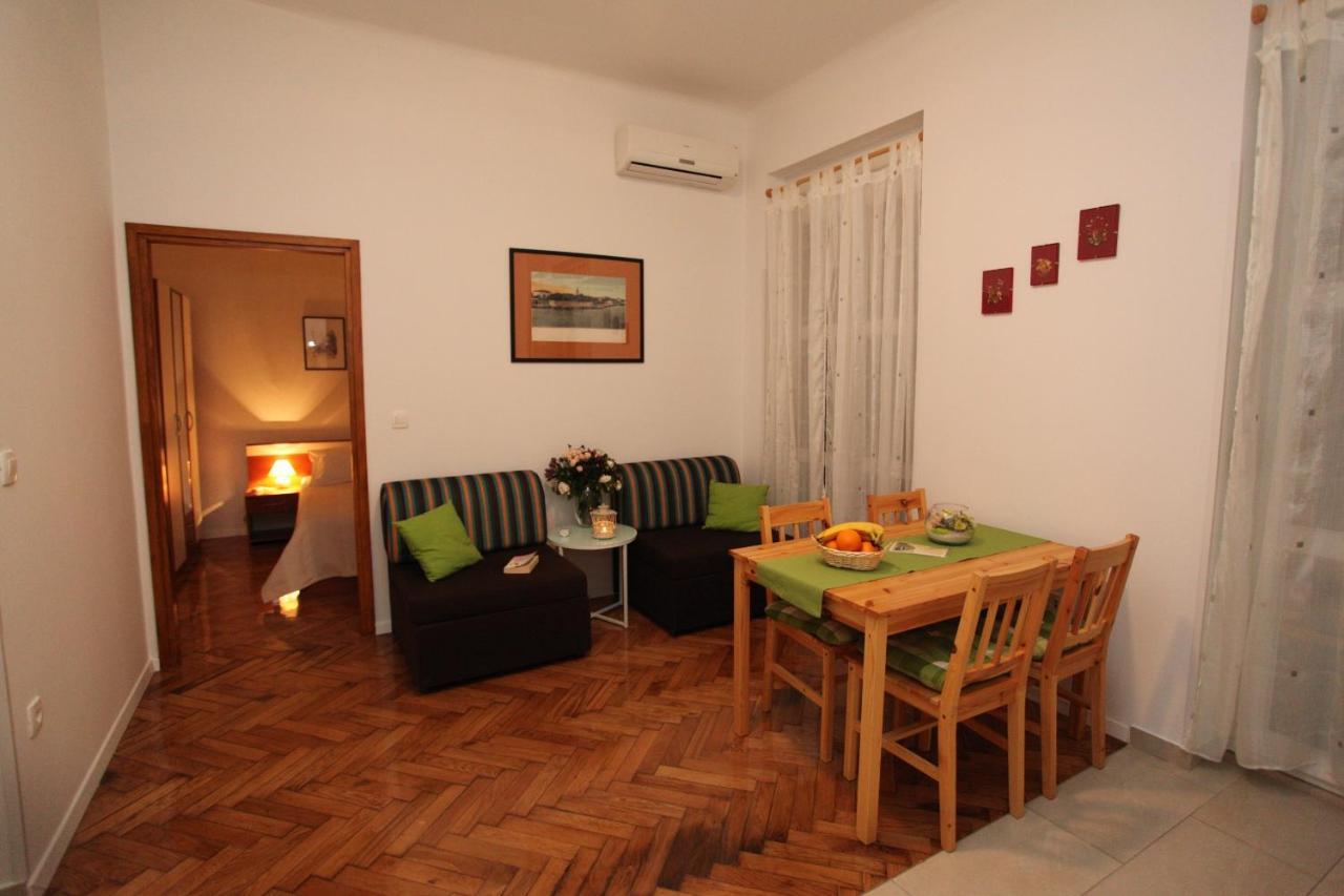 Vincent Apt. In Old Town Centre Apartman Zára